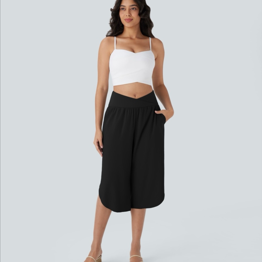 HALARA Black Capris High-Waisted Relaxed Fit